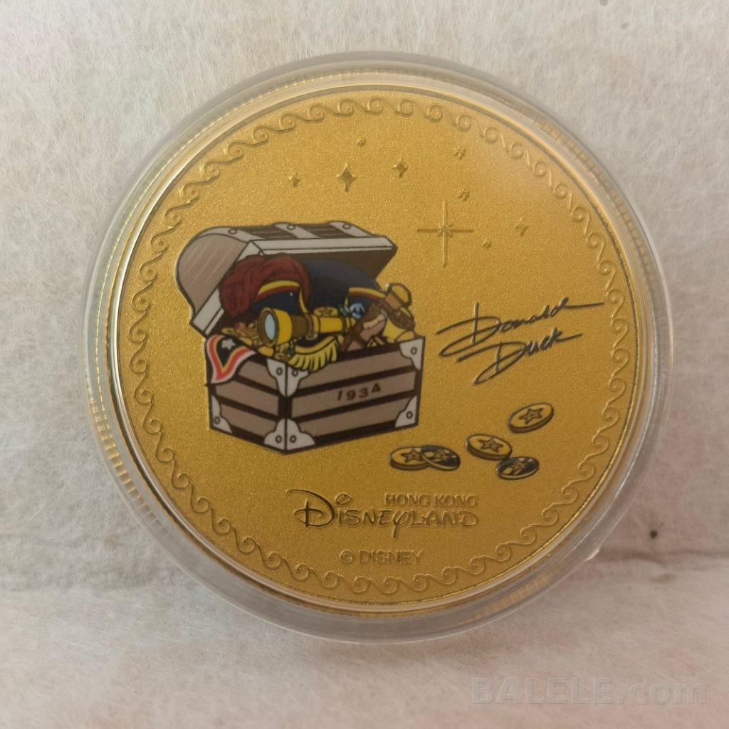 Hong Kong Disneyland Donald Duck Pirate 1934 Double Sided Glitter Medallion Disney Collectible Coin - Hong Kong Disneyland, Donald Duck, Disney Collecti...